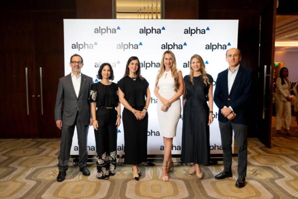 Personalidades que se dieron cita en los encuentros Económicos 2025 de Alpha Puesto de Bolsa / Foto: externa 
