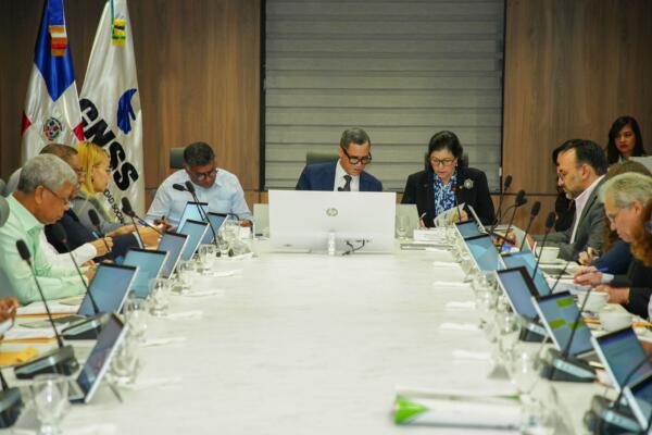 Seguridad Social incorpora nuevas coberturas y aumenta honorarios médicos.
