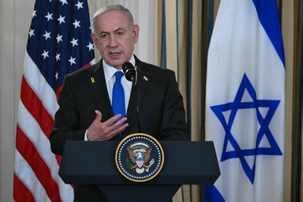 El primer ministro israelí, Benjamin Netanyahu, participa en una conferencia de prensa  en el Comedor de Estado de la Casa Blanca en Washington, D.C., el 29 de septiembre de 2025.(Foto de ANDREW CABALLERO-REYNOLDS / AFP)
  