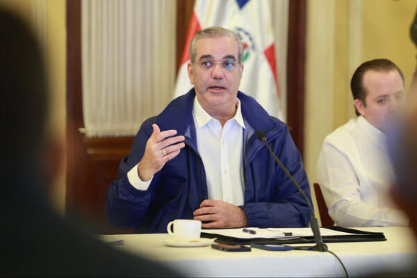 Gobierno mantiene suspensión nacional y amplía alerta roja por efectos de Melissa