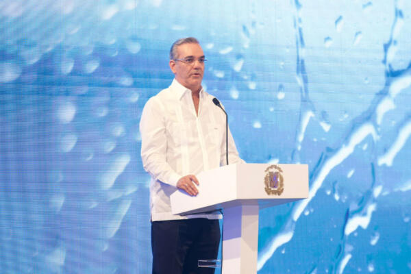 Abinader anuncia el retorno del Bono Navideño en este 2025