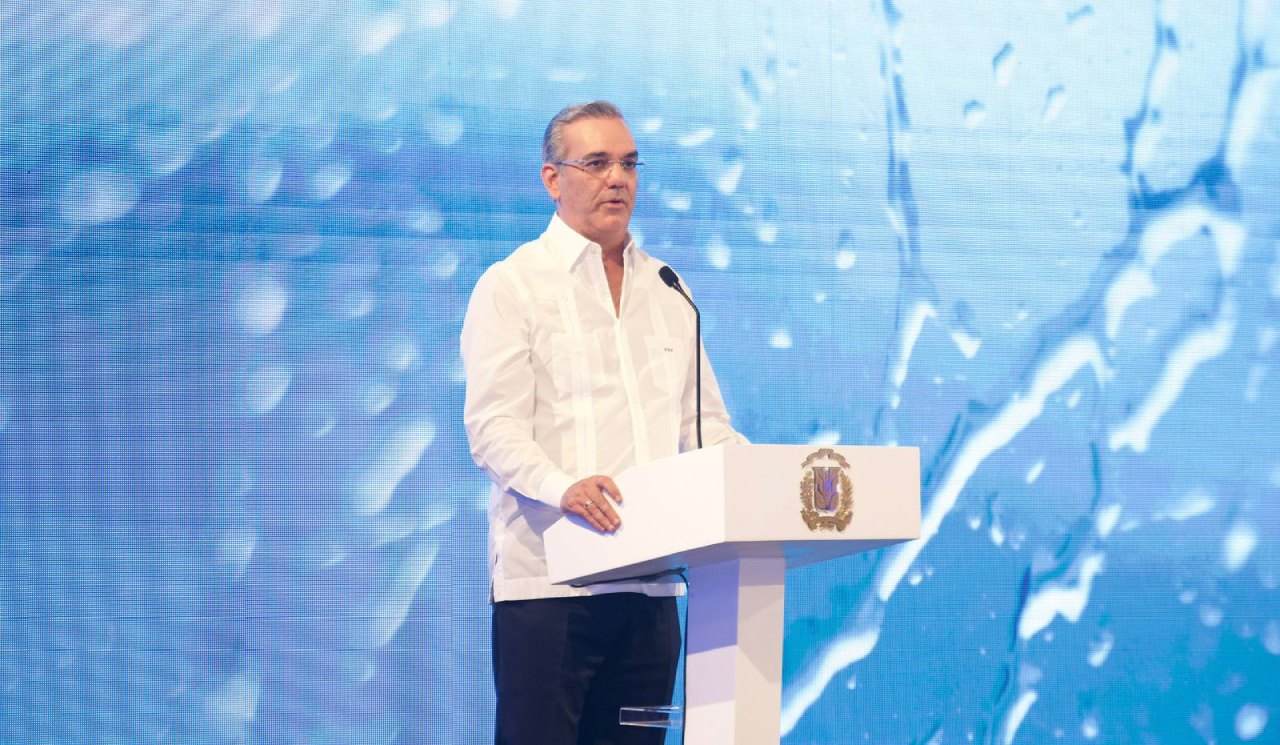Abinader anuncia el retorno del Bono Navideño en este 2025