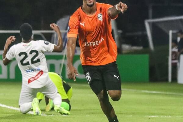 Cibao FC está liderando el torneo con 18 puntos, producto de 6 victorias y 2 derrotas, con 14 goles a favor y solo 6 en contra, para un saldo positivo de más 8.