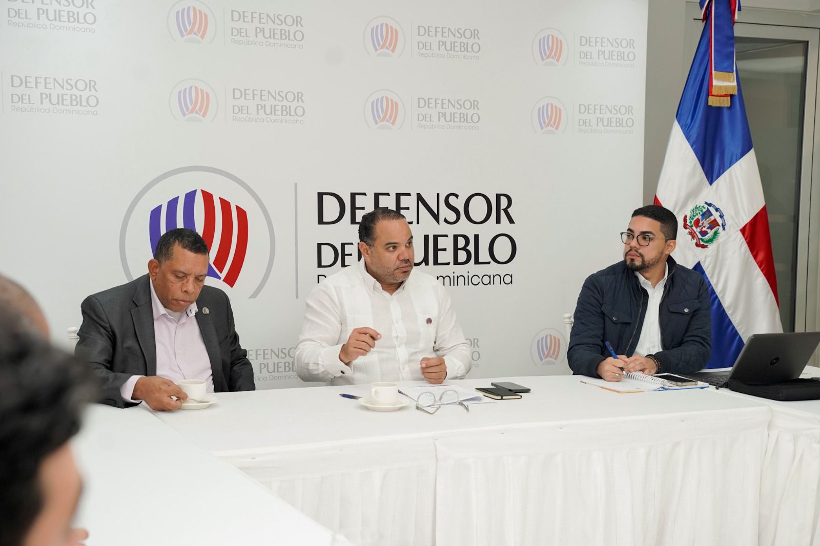 El Defensor del Pueblo lidera consenso para rescatar la Laguna de Cabral