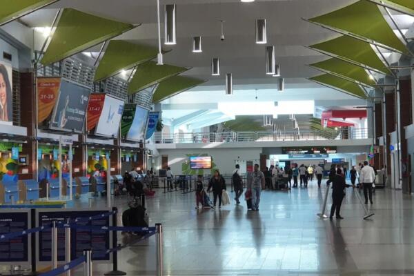 Interior del Aeropuerto Internacional de Las Américas. Foto: Fuente Externa.
