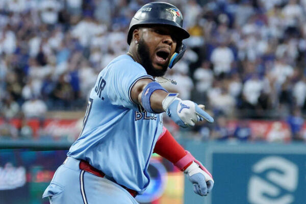 Vladimir Guerrero guía a Toronto sobre los Dodgers en el juego 4 de la Serie Mundial 2025