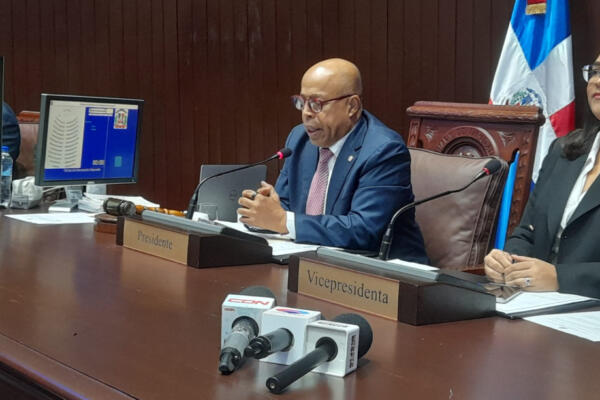 Alfredo Pacheco en sesión de la Cámara de Diputados