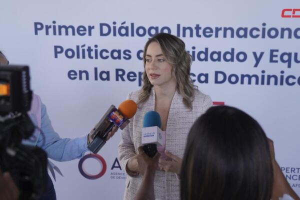 Gloria Reyes, directora de Desarrollo Social Supérate.