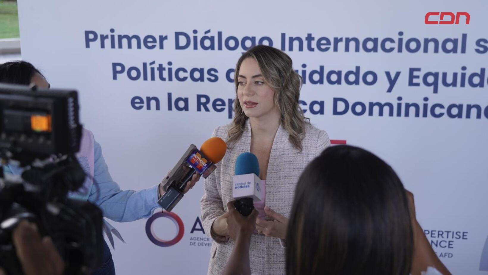 diálogo internacional