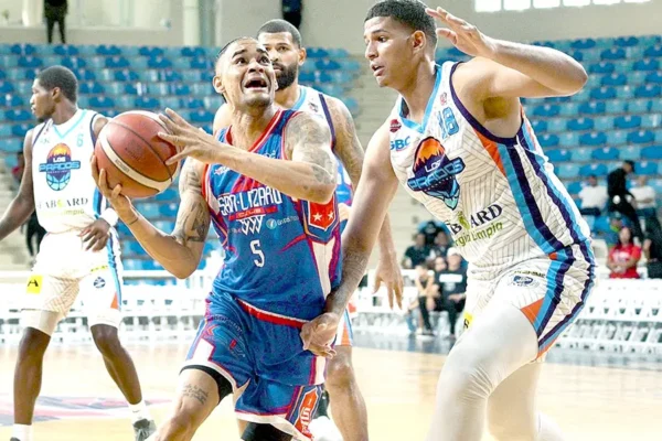 El escolta Victor Liz encaminó al club San Lázaro a adueñarse del primer lugar del grupo B con el triunfo sobre Los Prados, 100-82