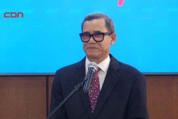  
 Eddy Olivares, ministro de Trabajo.
