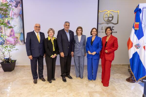 Unapec celebra su 60 aniversario reafirmando su liderazgo en innovación educativa