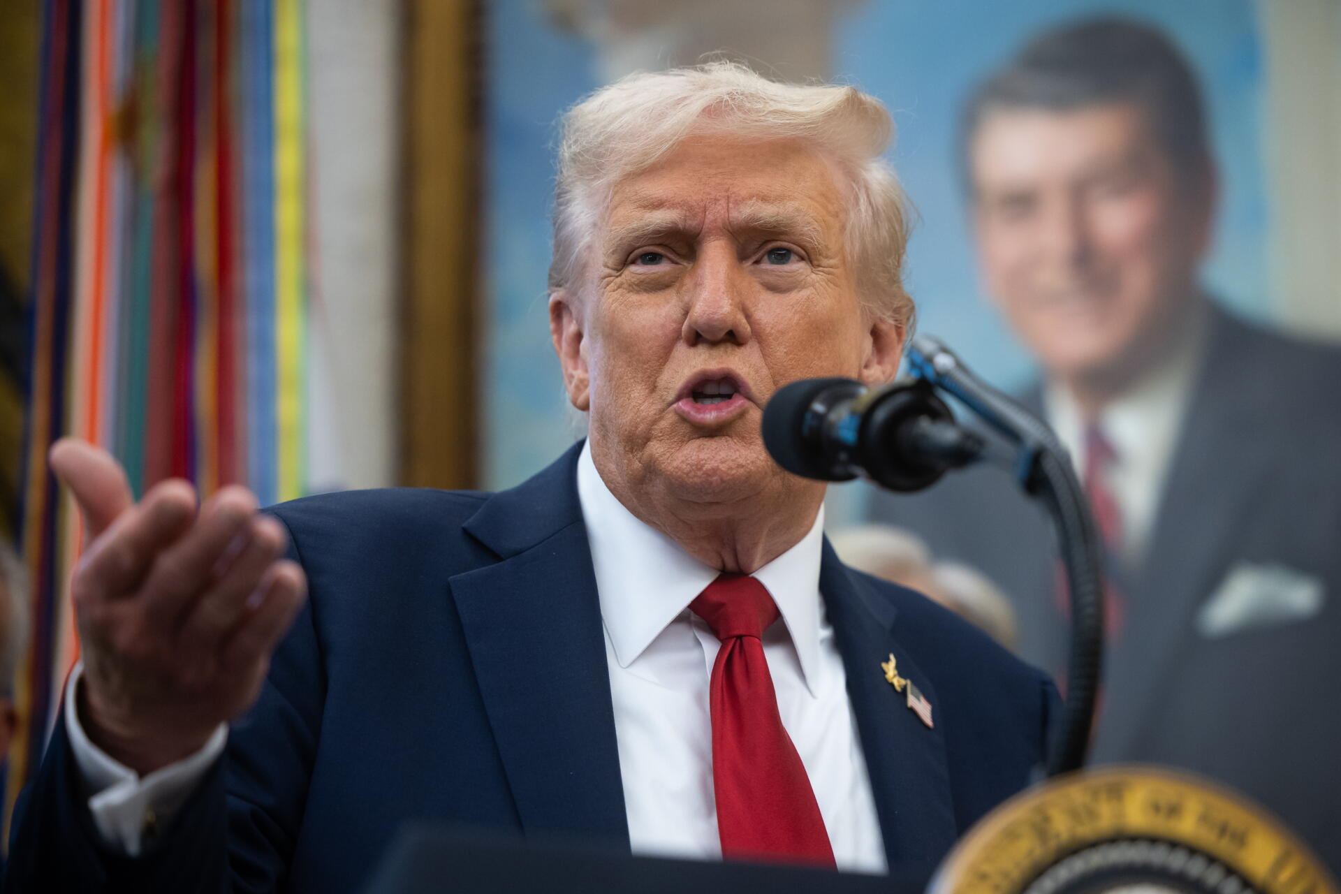 Trump firma una orden para garantizar la seguridad de Catar tras el ataque israelí