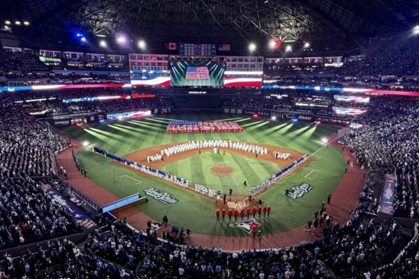 Boletas para el ver el juego 6 de la Serie Mundial en el Roger Centre por las nubes