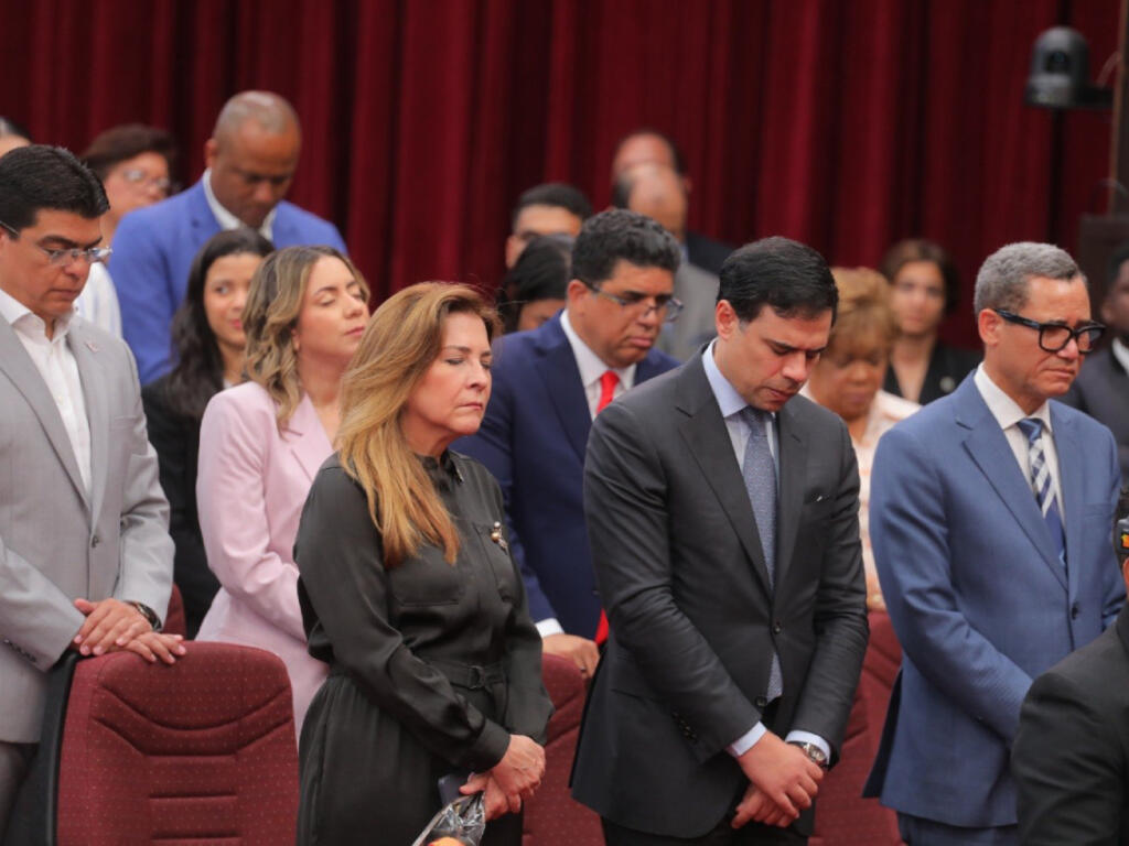 Miembros de distintos sectores de la política se solidarizaron en el Congreso
