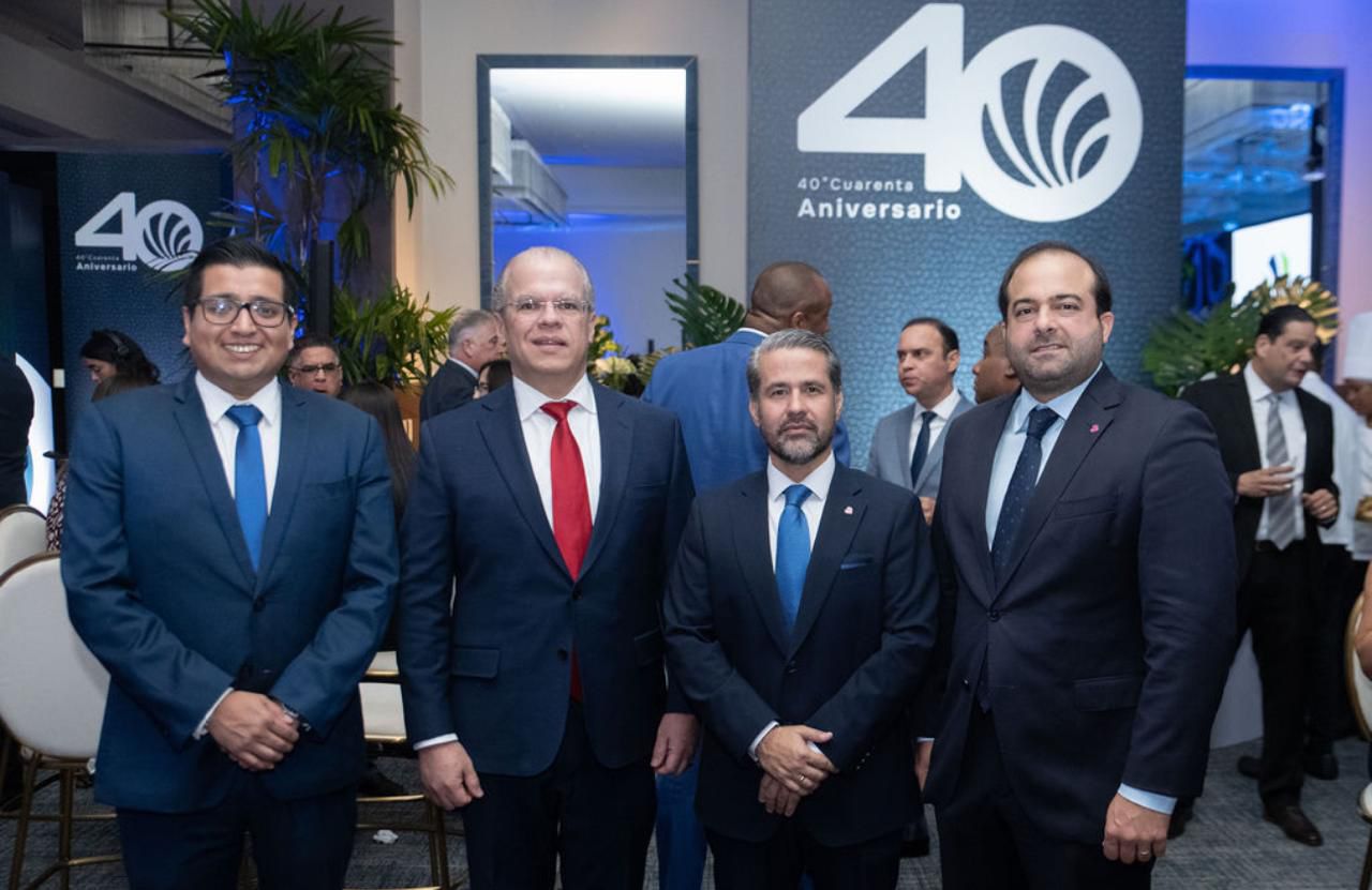 Cruz-Ayala celebra su 40 aniversario cuatro décadas de visión, compromiso y servicio (8)