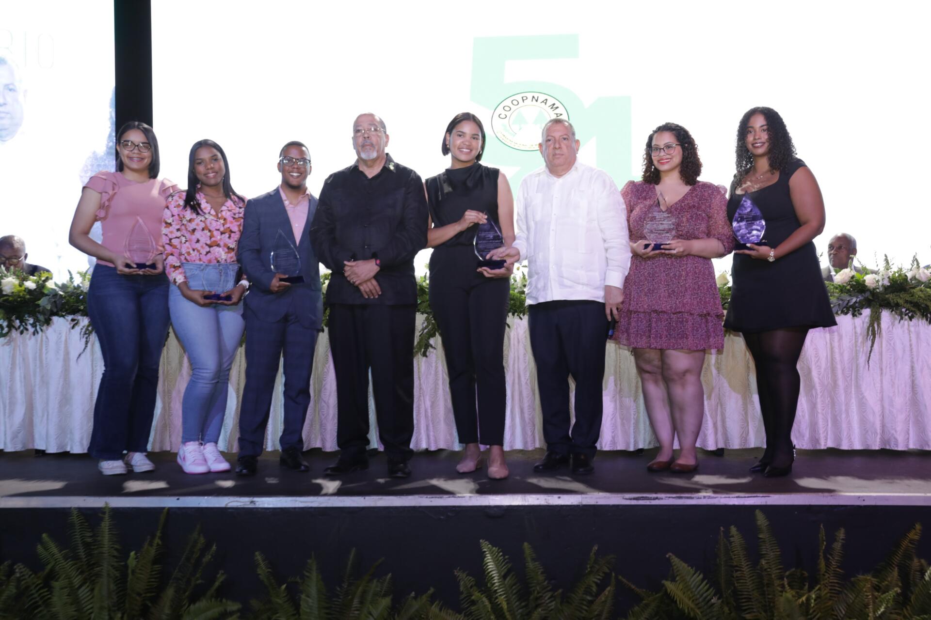 Coopnama anuncia calendario de evaluaciones para el programa nacional de becas