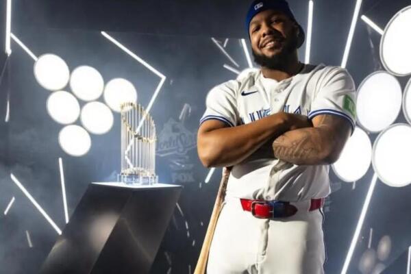 Vladimir Guerrero Jr. se estrena con una base por bolas en debut al bate en la Serie Mundial