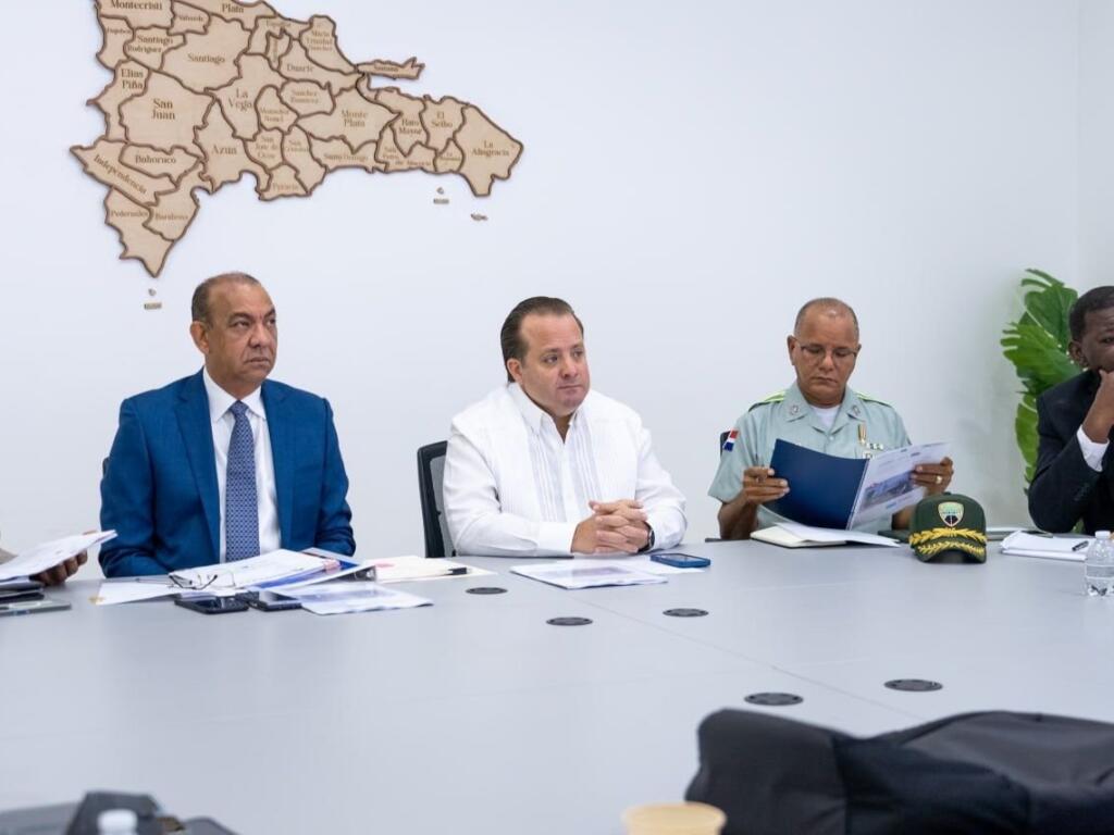 El anuncio lo hicieron José Ignacio Paliza y Deligne Ascención, quienes confirmaron que la primera fase aplicará en Santo Domingo y Santiago