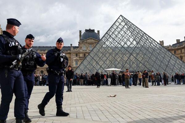 Los dos hombres detenidos por el robo en el Louvre reconocieron parcialmente los hechos
