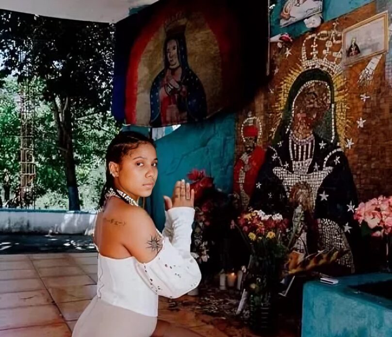 Tokischa encendió gran polémica al fotografiarse con la Virgen de la Altagracia