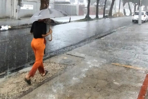 La tormenta Melissa sigue con lluvias intensas y lento desplazamiento