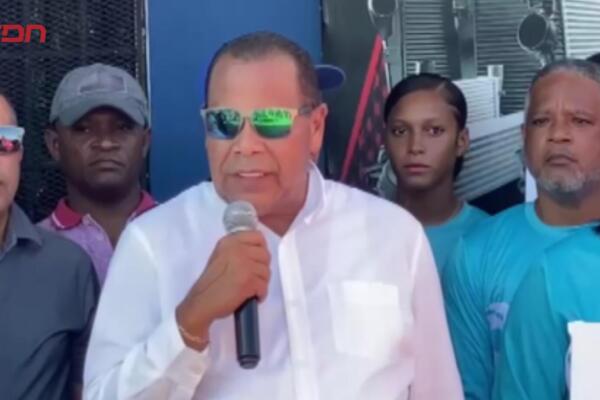 La apertura, realizada en la Avenida Guancho Escaño, marcó el inicio de las jornadas de limpieza de la cañada Los Mameyes.