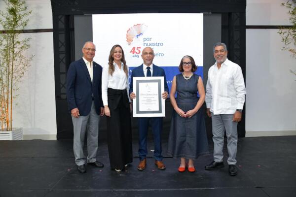 Sociedad Cultural Renovación premia a los ganadores del 45.º Concurso Literario “Por Nuestro País Primero”