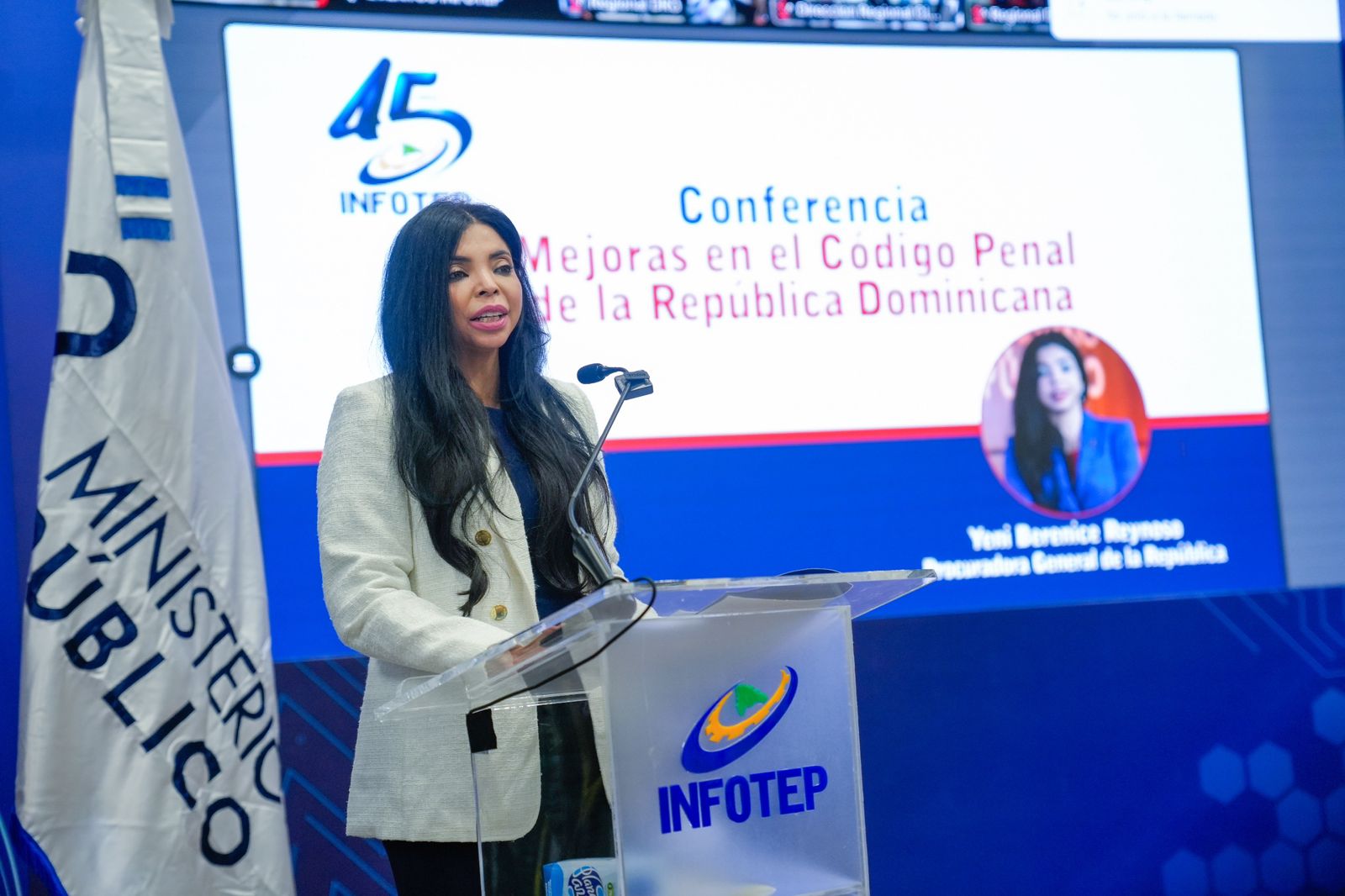 Procuradora General dicta conferencia sobre el nuevo Código Penal en el Infotep