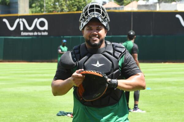Carlos Martínez, catcher importado de Estrellas