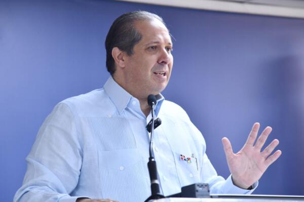 Foto: Victo Atallah, ministro de Salud 