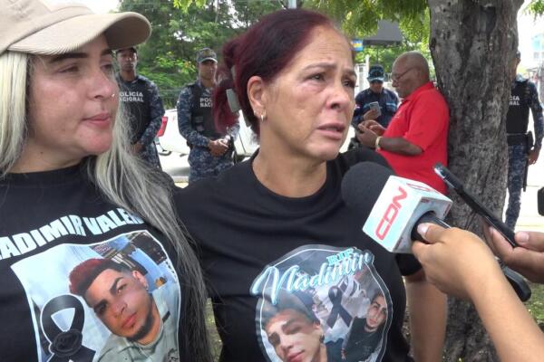 Familiares de víctimas de La Barranquita rechazan medidas de coerción a policías implicados; exigen justicia.