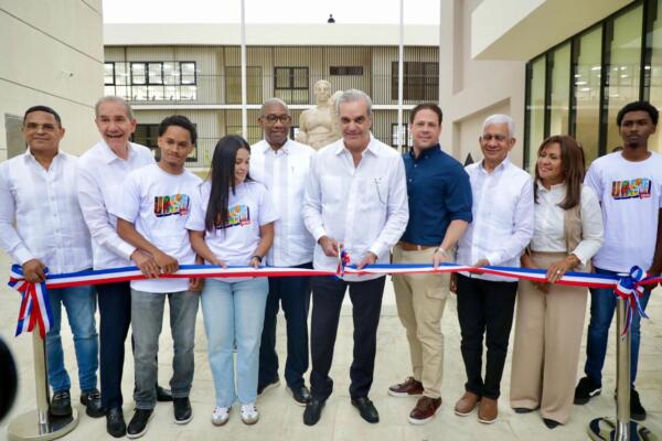 Abinader inaugura Centro Universitario Regional UASD-Cotuí. FOTO: Fuente externa