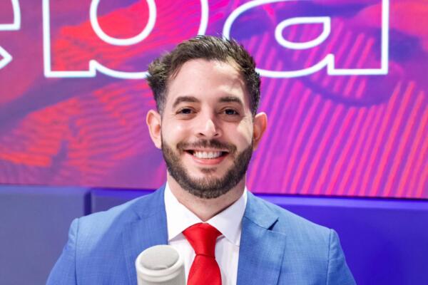 Dirigente Eric Ortiz propone fijar un salario mínimo por provincias