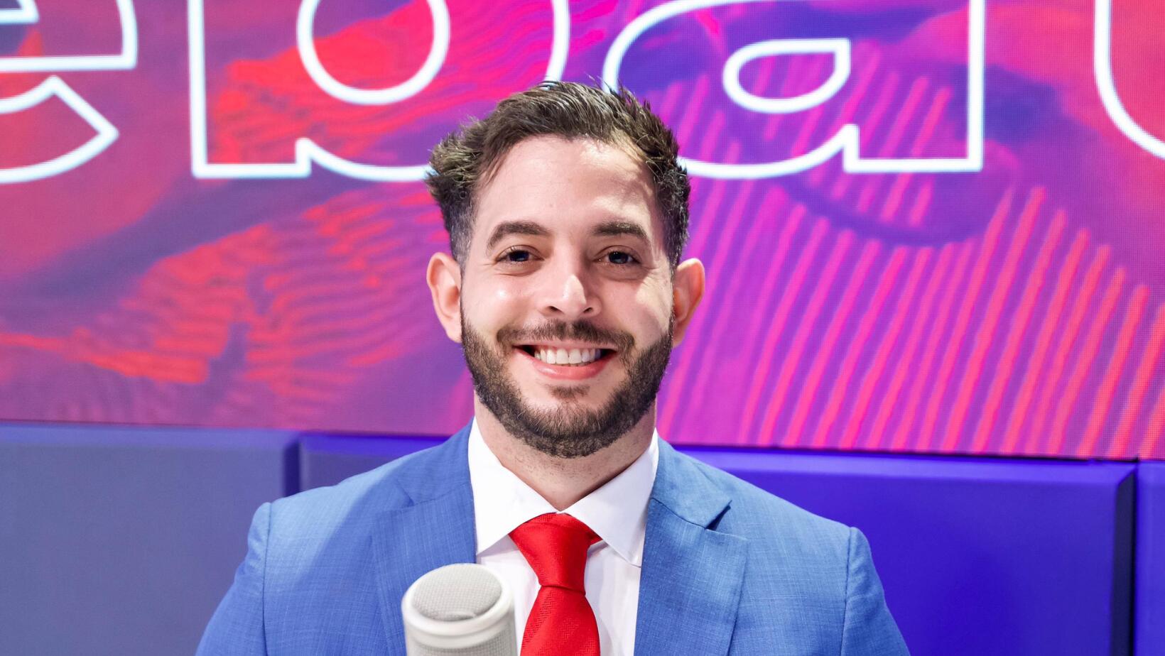 Dirigente Eric Ortiz propone fijar un salario mínimo por provincias