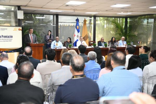 Jáquez Liranzo destacó la calidad técnica y el compromiso ciudadano de los participantes.