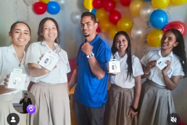 Estudiantes ganadores 
Foto: Fuente externa