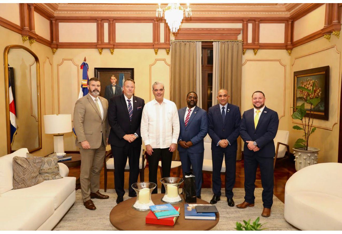 Misión de alto nivel de la DEA felicita al presidente Luis Abinader por su apoyo a la lucha contra el narcotráfico internacional