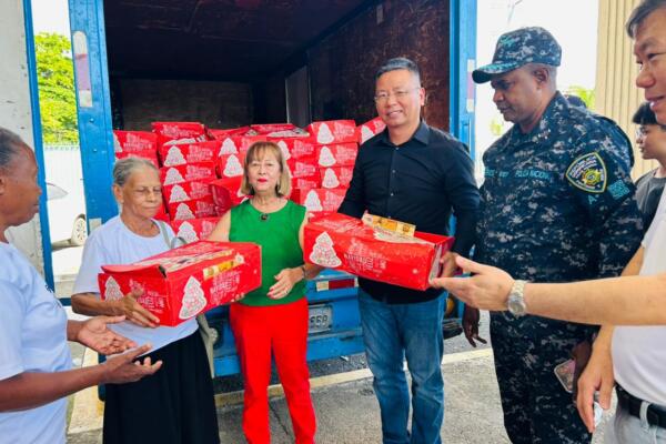Cámara de Comercio de Fujian y Fundación Flor Para Todos entregan alimentos a comunidades de San Carlos