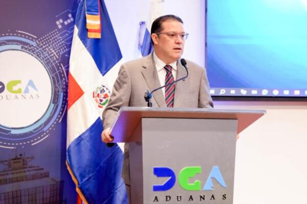 El lanzamiento contó con la presencia de representantes gubernamentales y del sector turismo.