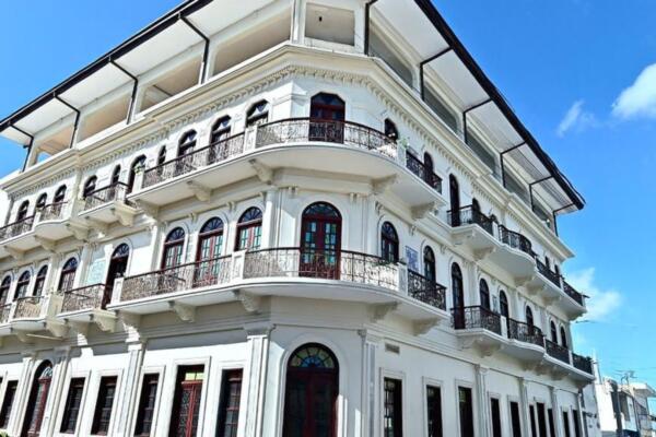 El emblemático edificio del antiguo Hotel Mercedes.