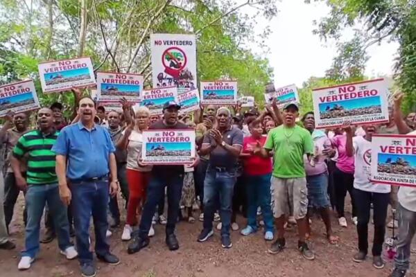 Los residentes denunciaron que el área propuesta forma parte del entorno protegido de Loma Siete Picos.