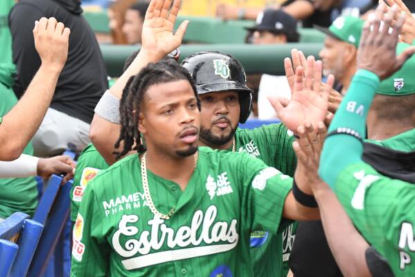 El equipo de la enseña verde concluirá este domingo su serie de tres partidos de forma seguida ante los Leones, esta vez en el Estadio Quisqueya a las 4:00 de la tarde. Esmil Rogers será el lanzador señalado para enfrentar a los escarlatas.