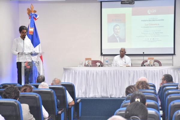 Autoridades y especialistas acompañan al AGN en la puesta en circulación de La Cósmica, obra del profesor Osvaldo García de la Concha, referente de la ciencia dominicana.