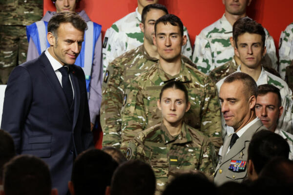 La instauración de un nuevo servicio militar voluntario será a partir de mediados de 2026 para los jóvenes de 18 y 19 años.