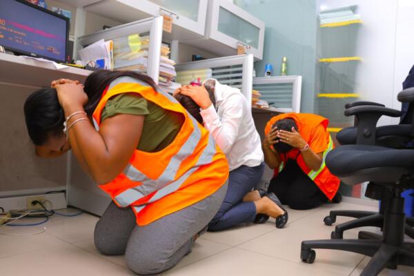 Miembros de la Defensa Civil durante simulacro nacional
Foto: Fuente externa