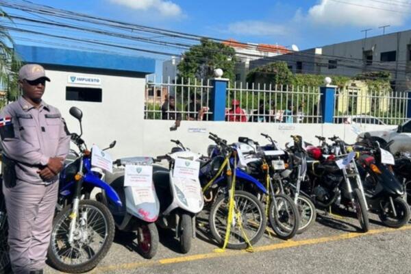  La Policía Nacional retuvo 25 motocicletas durante un operativo preventivo.