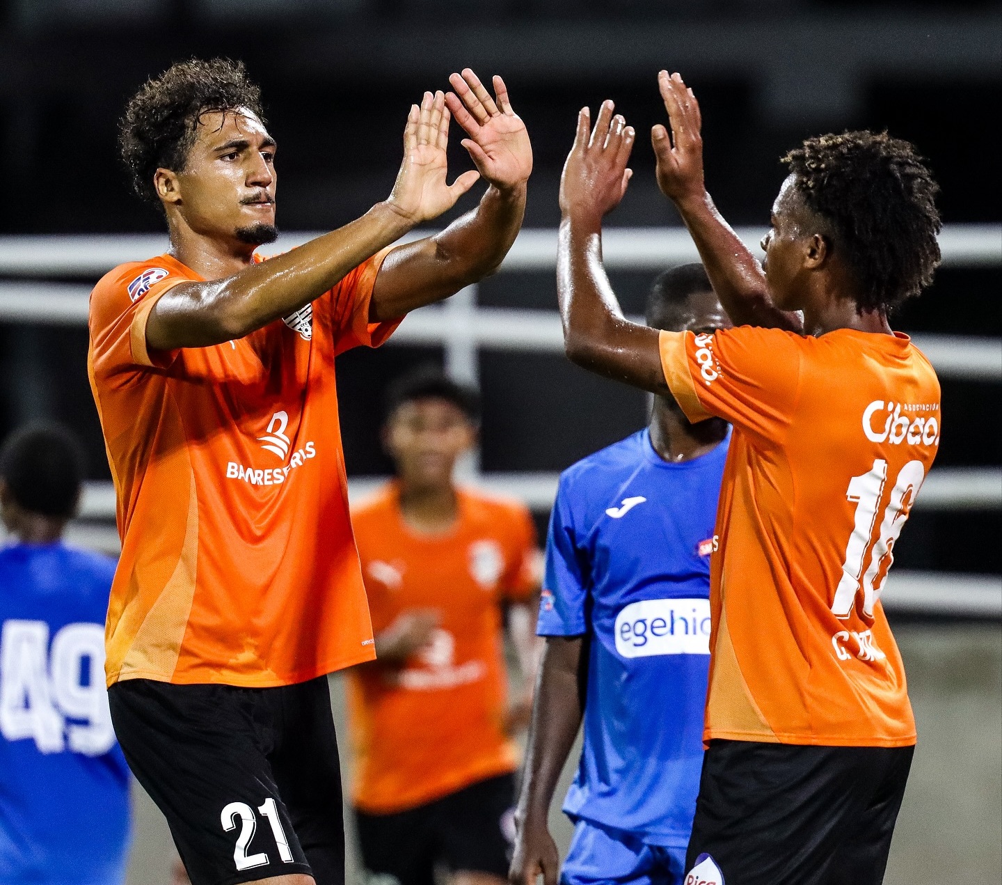 Angel Pérez y Cesarín Ortiz, jugadores de Cibao FC
