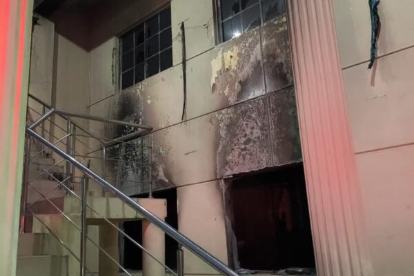La explosión se registró a las 4:30 de la madrugada de este martes en el edificio que aloja la Policía Nacional y la Gobernación Provincial de Santiago Rodríguez.