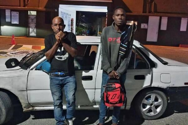Detienen a dos ciudadanos dominicanos por transportar extranjeros indocumentados en San Juan de la Maguana
